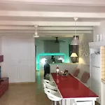 89 Le Grand Pin דירה