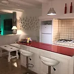 89 Le Grand Pin דירה
